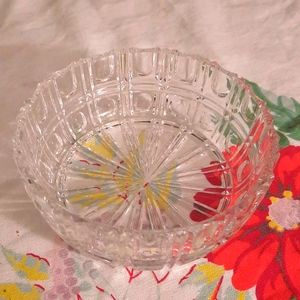 Beautiful crystal glass bowl great condition no cracks or chips well made